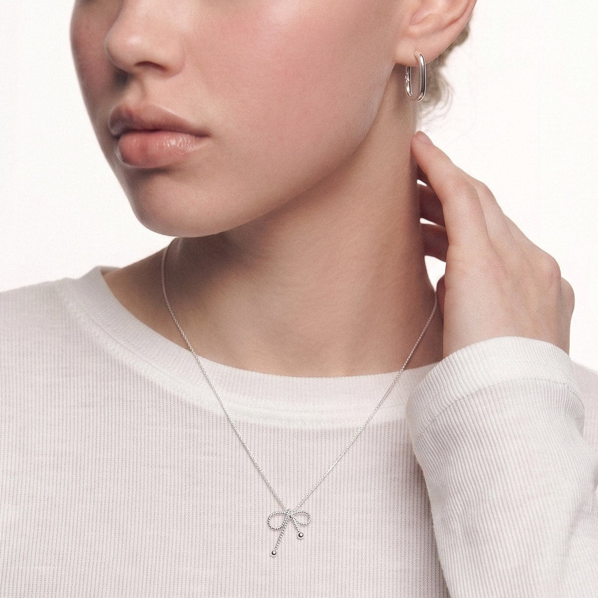 Rope Bow Pendant Necklace