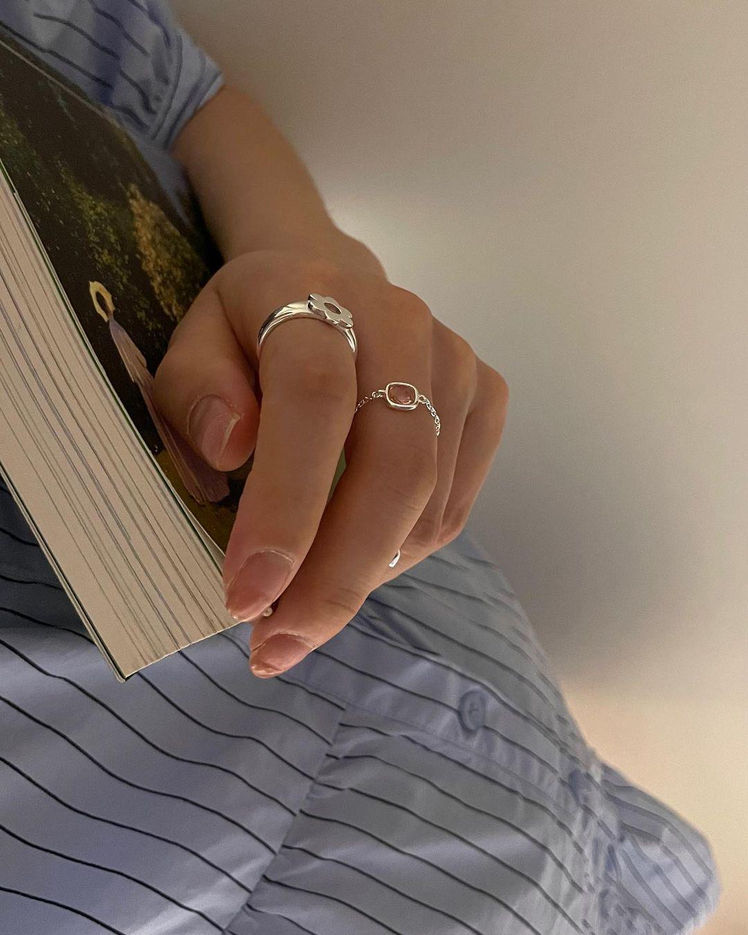 Square Stone Cocktail Chain Ring