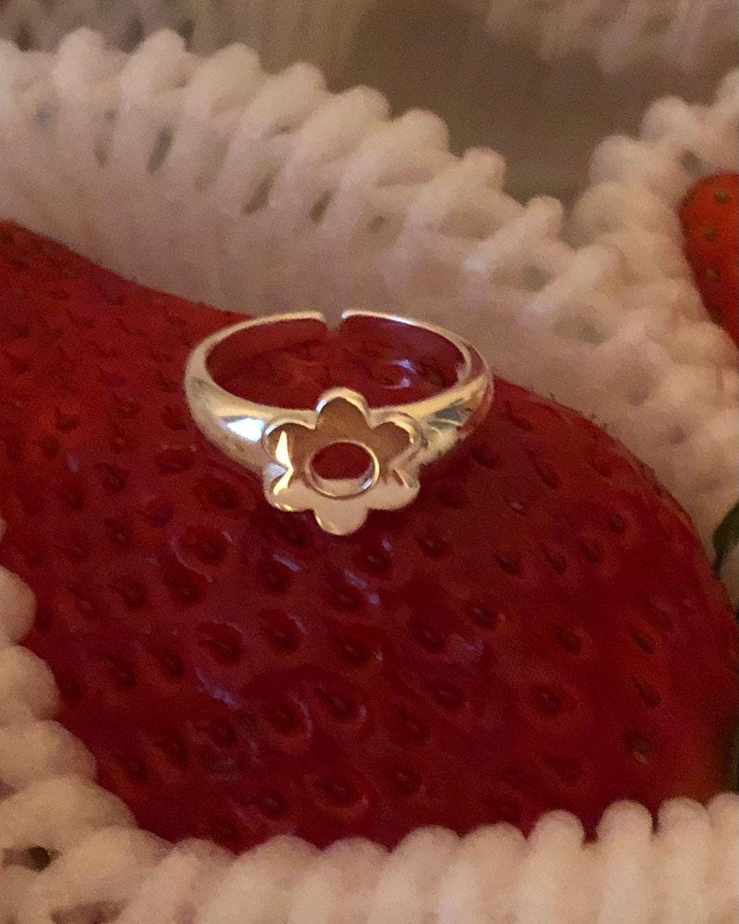 Happy Flower Silver Ring