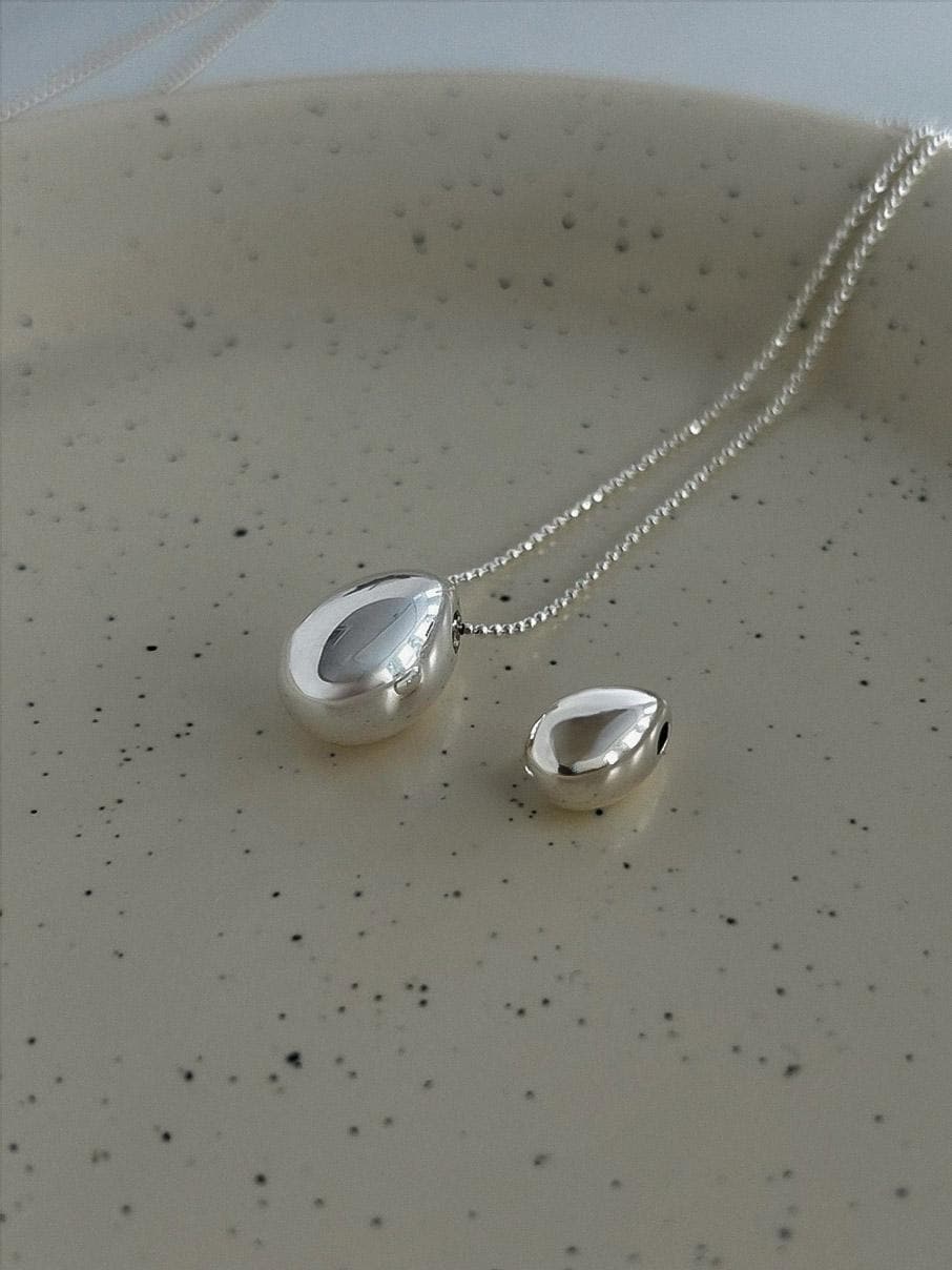Silver Droplet Pendant Necklace