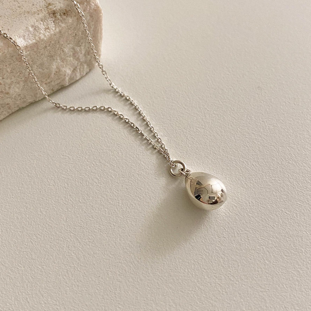Raindrop Pendant Necklace