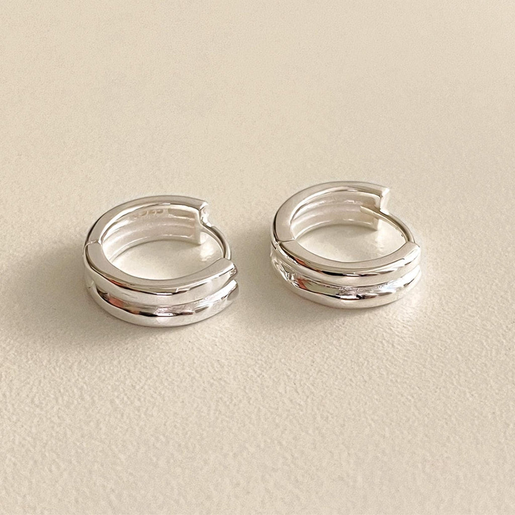 Classic Two-Line Round Huggie Earrings