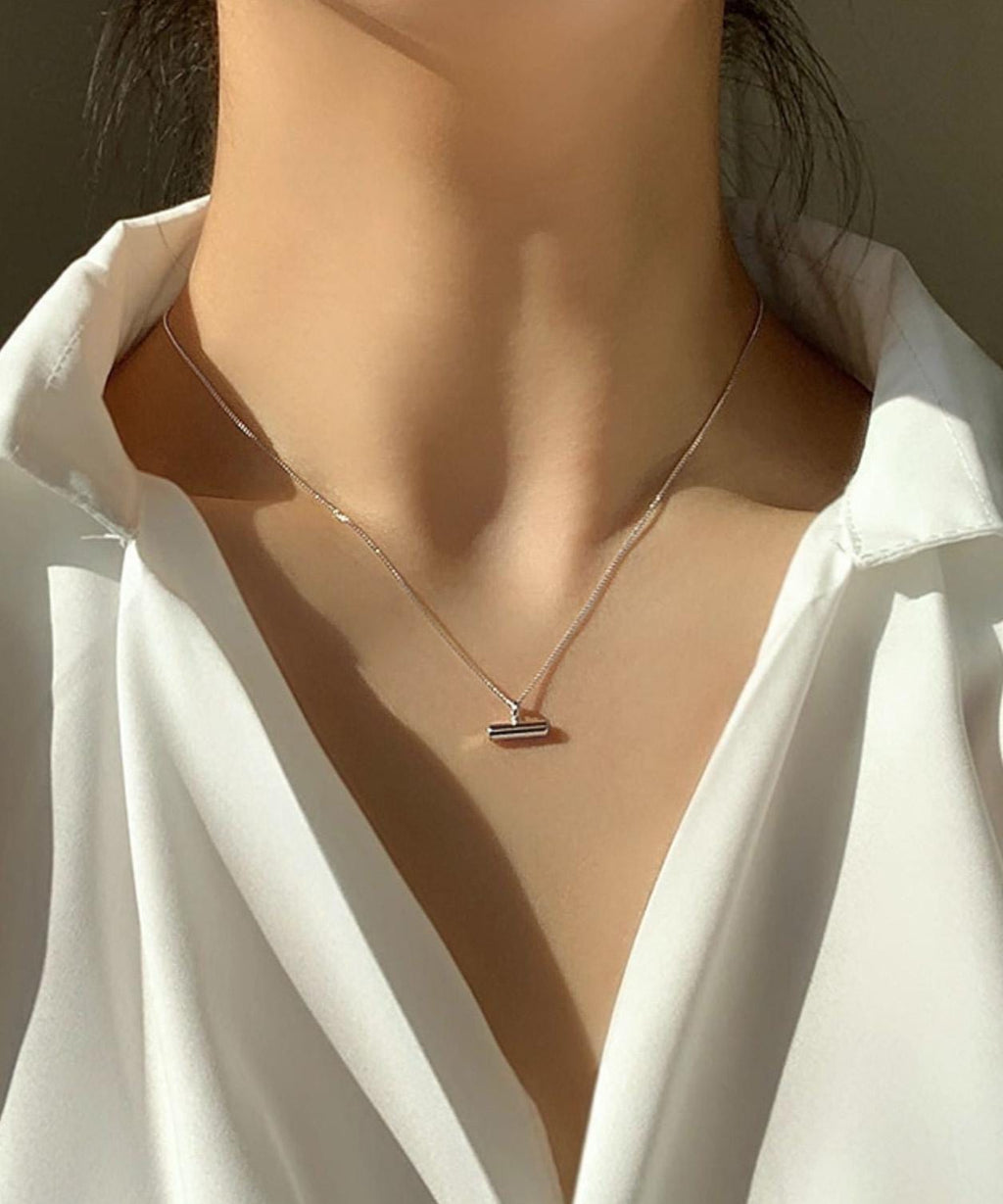 Minimal Silver Bar Pendant Necklace