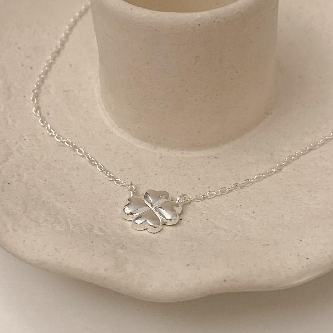 Clover Heart Pendant Necklace