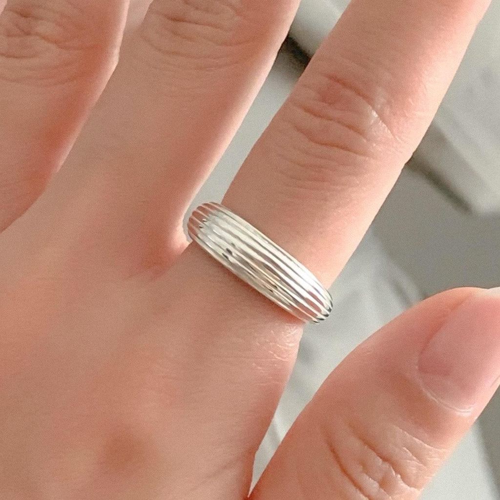 Ribbed Dome Band Ring