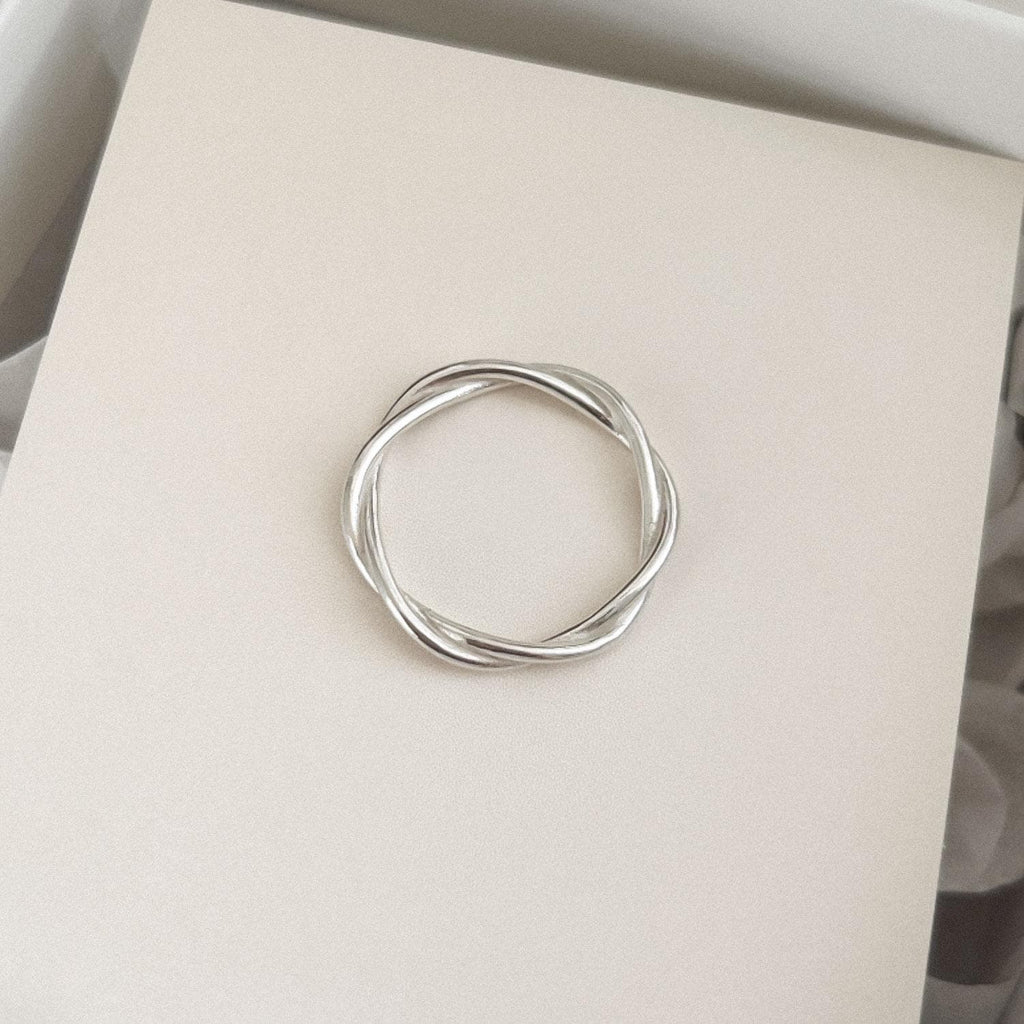 Entwine Twist Band Ring