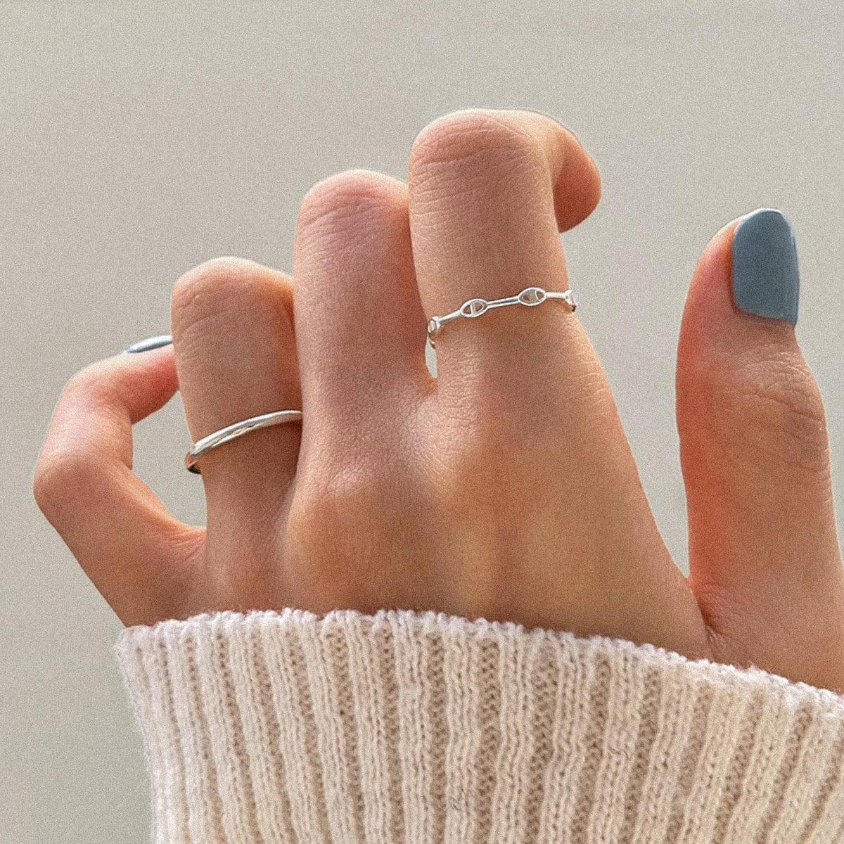 Dainty Oval Link Band Ring