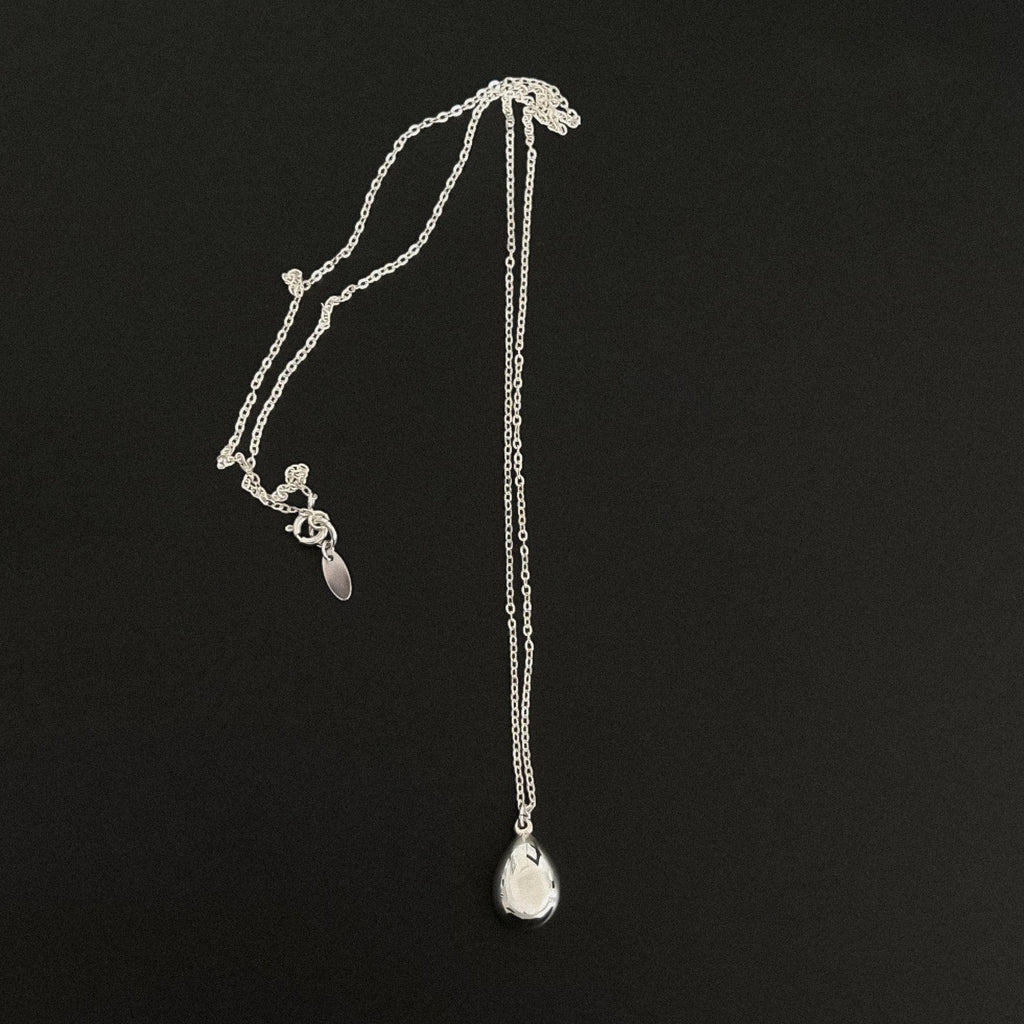 Long Teardrop Pendant Necklace